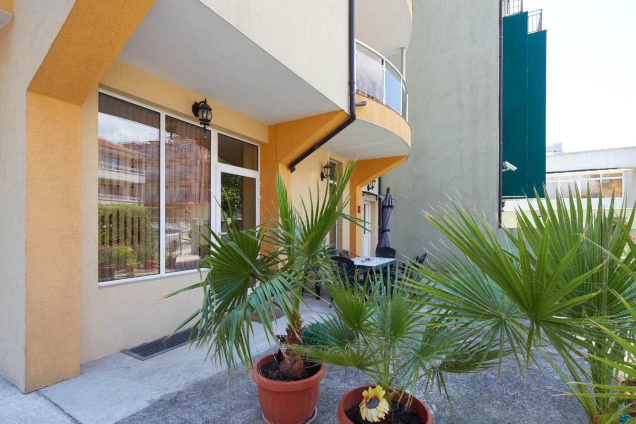 Guest House Plechkarovi Ravda Exterior photo